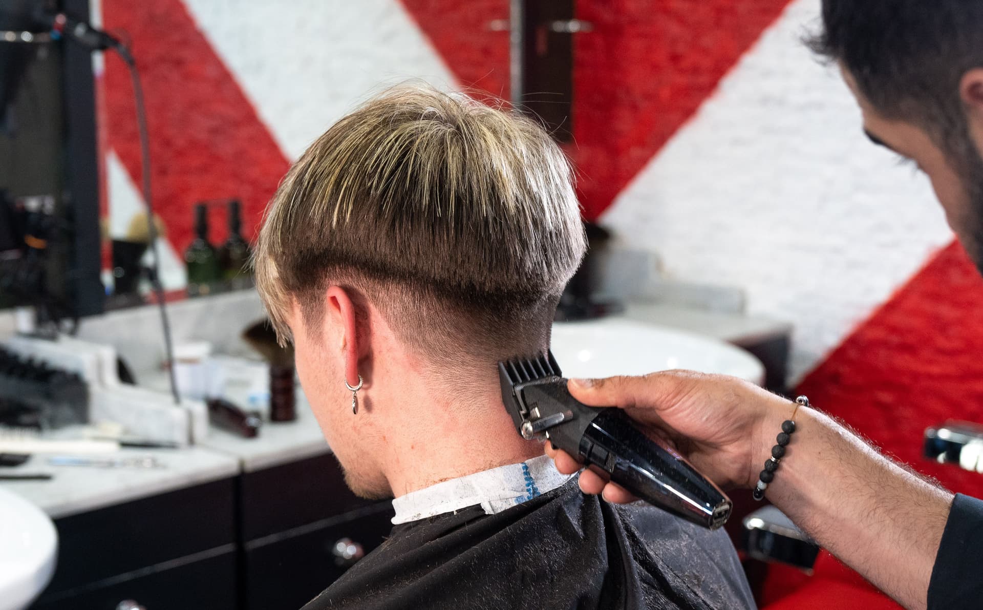 Clipper Basics: Mastering the Essential Tool in Barbering